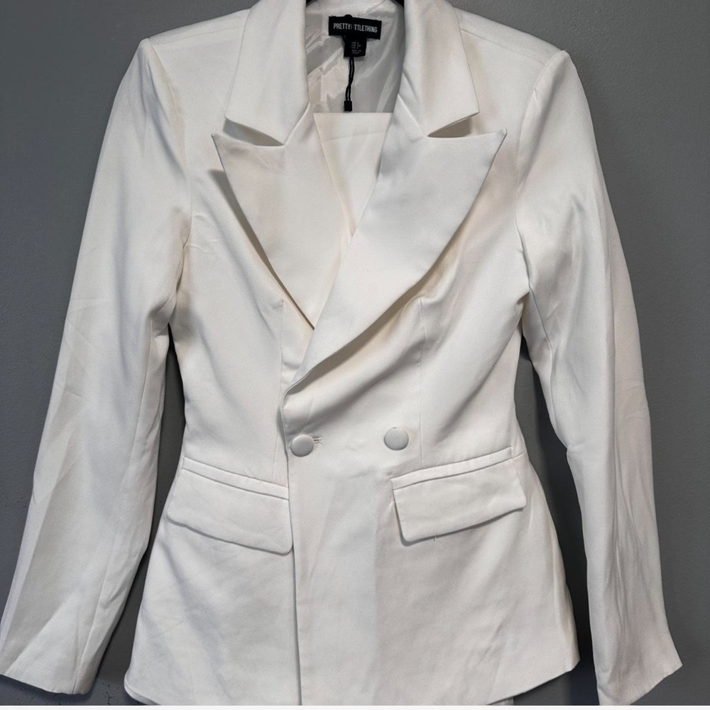 PrettyLittleThing White Double-Breasted Blazer
